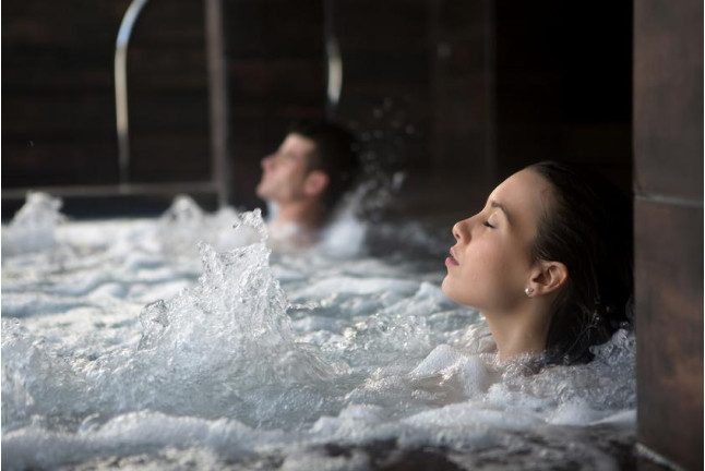 Jacuzzi Privado y Masaje para dos en Aguas del Sol Centro Wellness (Torremolinos, Málaga)