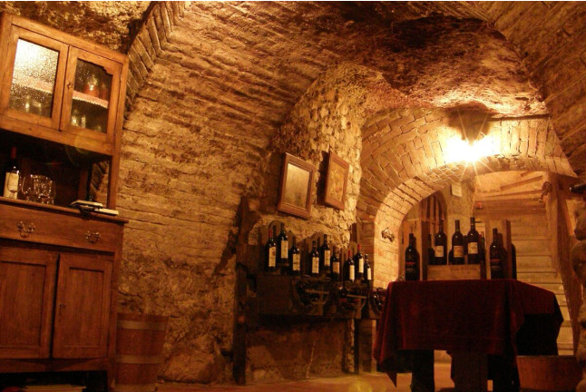 Jornada Enológica: Visita Bodega, Curso de Cata de Vino y Comida en Asador Castellano (Burgos)