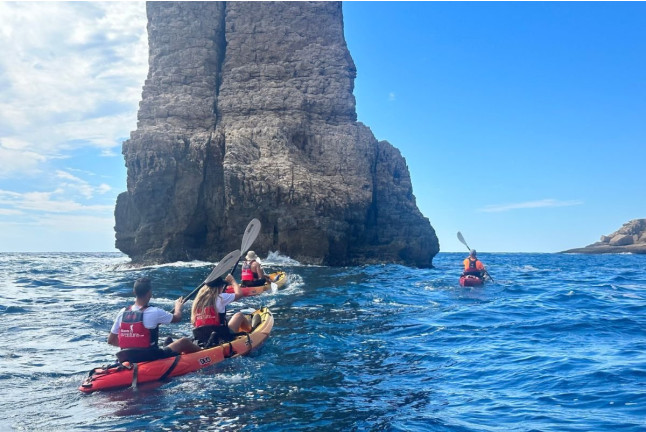 Kayak con Fotos en Racó del Conill y Benidorm: La ruta de El Aguiló (Benidorm, Alicante)