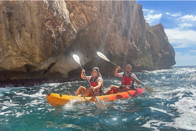 Kayak con Fotos en Racó del Conill y Benidorm: La ruta de El Aguiló (Benidorm, Alicante)