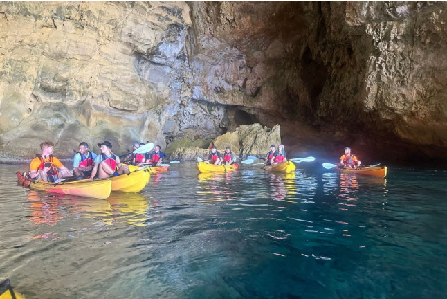 Kayak con Fotos en Racó del Conill y Benidorm: La ruta de El Aguiló (Benidorm, Alicante)
