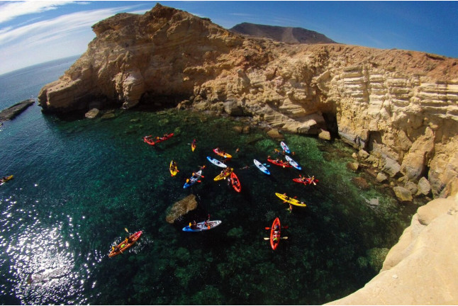 Ruta en Kayak con Reportaje Fotográfico, Refrigerio y Snorkel con Cabo de Gata Activo (Níjar, Almería)