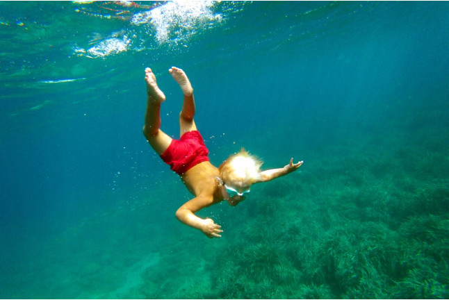 Ruta en Kayak con Reportaje Fotográfico, Refrigerio y Snorkel con Cabo de Gata Activo (Níjar, Almería)