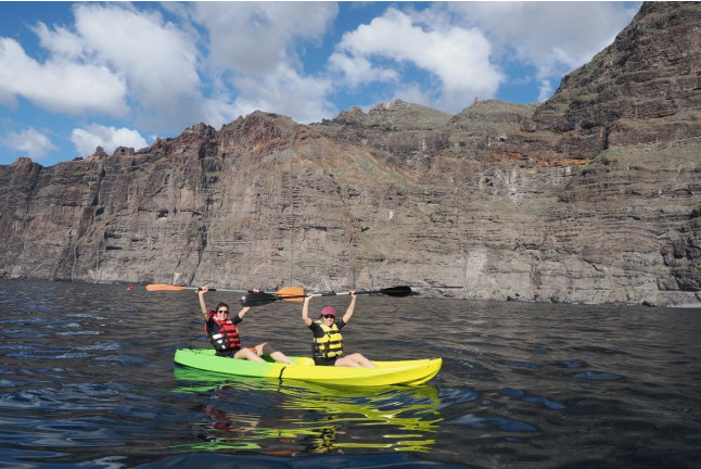 Tour Exclusivo: Paseo en Barco, Ruta en Kayak hasta el Barranco de Masca y Snorkel (Los Gigantes, Tenerife)