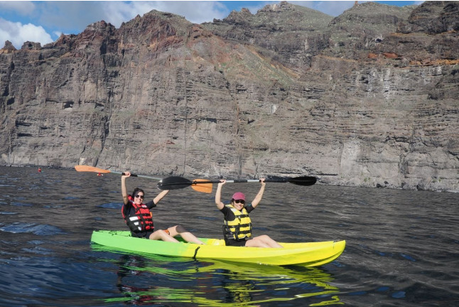 Tour Exclusivo: Paseo en Barco, Ruta en Kayak hasta el Barranco de Masca y Snorkel (Los Gigantes, Tenerife)