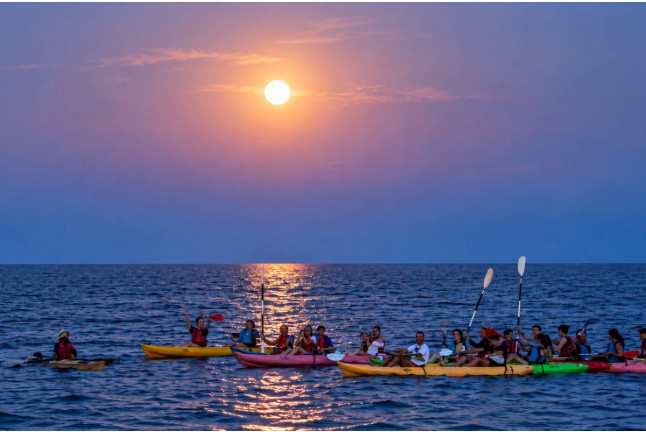 Kayak con Luna Llena (Es Figueral, Ibiza)