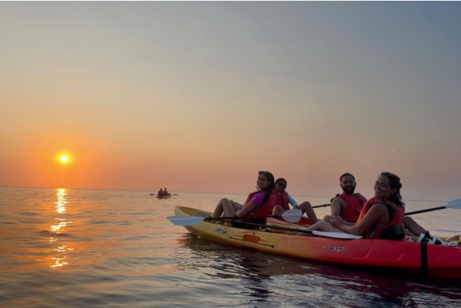 Kayak con Luna Llena (Es Figueral, Ibiza)