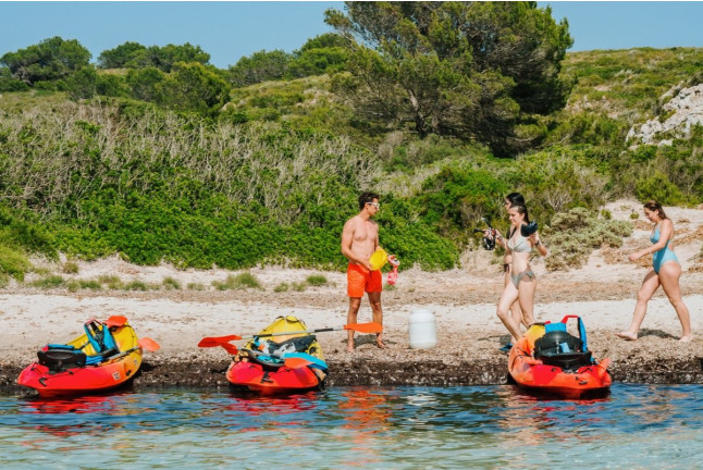 Excursión en Kayak y Snorkel en la Reserva Marina de Menorca (Fornells, Menorca)
