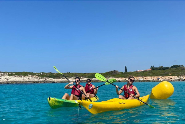 Excursión en Kayak a Cuevas & Snorkel con Fotos (Binibeca, Menorca)