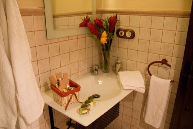 Escapada Romántica con Cena y Jacuzzi Privado 4* (Cuenca)