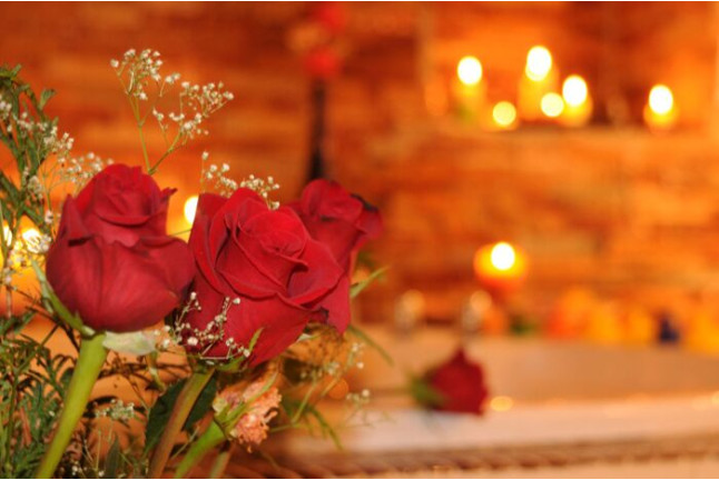 Escapada Romántica con Cena y Jacuzzi Privado 4* (Cuenca)
