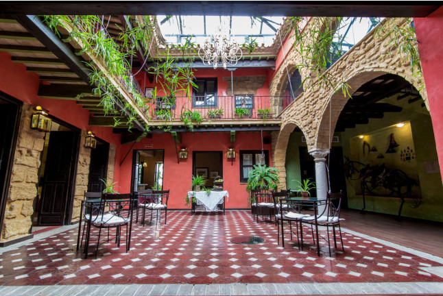 Escapada con Desayuno en La Casona de Calderón Gastronomic & Boutique Hotel 4* (Osuna, Sevilla)
