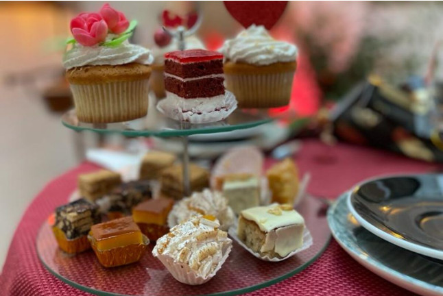 Experiencia Romántica: Degustación de Pasteles en Patio Privado para dos (Olivenza, Badajoz)