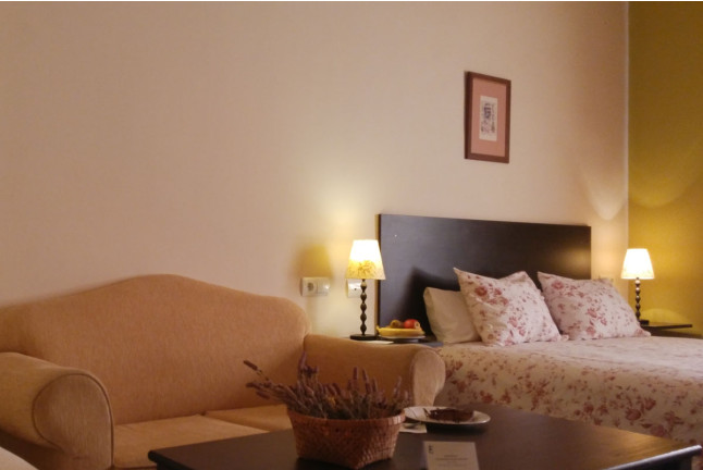 Escapada Rural de 2 Noches con Desayuno en Hotel La Era de Aracena 3* (Huelva)
