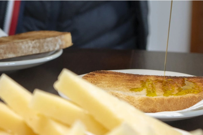 Sabores & Delicias: Visita a la Bodega con Cata de Vinos, Quesos e Ibéricos en La Jaraba (Cuenca)