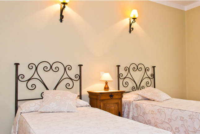 Escapada de 2 Noches con Desayuno en La Posada de Bayuela (Castillo de Bayuela, Toledo)