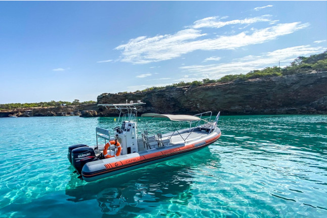 Excursión en Lancha con Snorkel y Aperitivo a Es Vedrà y Atlantis (Sant Antoni de Portmany, Ibiza)