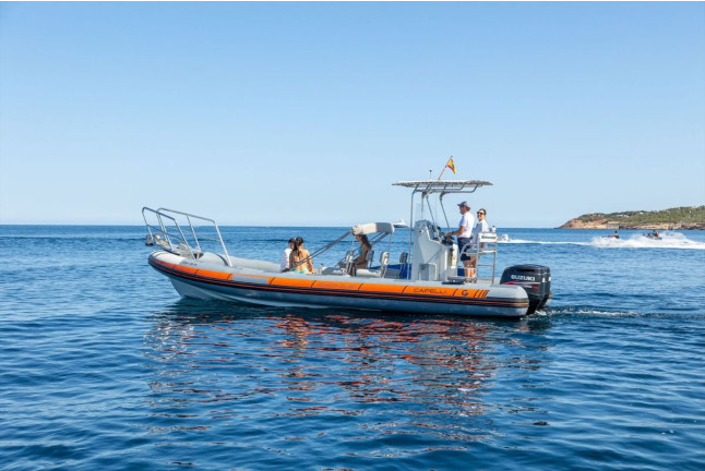 Excursión en Lancha Privada con Snorkel y Stand Up Paddle a Es Vedrà y Atlantis (Sant Antoni de Portmany, Ibiza)