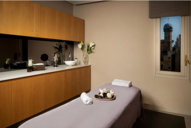 Zona Wellness, Masaje Discovery y Almuerzo para dos en Hotel Le Méridien Barcelona 5* (Barcelona)