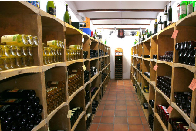 Escapada con Visita de Enoturismo y Cata de Vinos de la D.O. Pla de Bages en Hotel Mas de la Sala 4* (Barcelona)