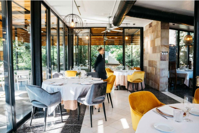 Experiencia Gastronómica: Comida o Cena para dos en Restaurante del Hotel Mas Passamaner 5* (La Selva del Camp, Tarragona)