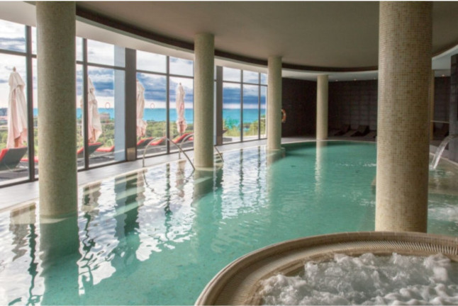 Circuito Spa y Masaje en Elya Vital Spa de Eurostars Sitges 5* y Visita a Bodega Mas Bertran con Almuerzo para dos (Barcelona)