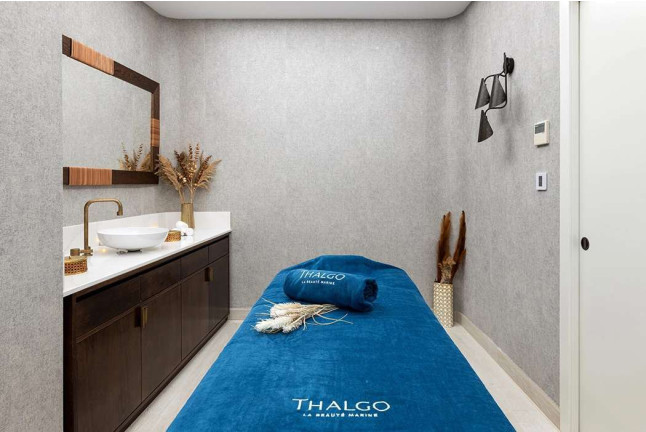 Masaje a Elegir entre: Relajante, Aceites Esenciales o Drenante en Spa Seda Club 5* (Granada)