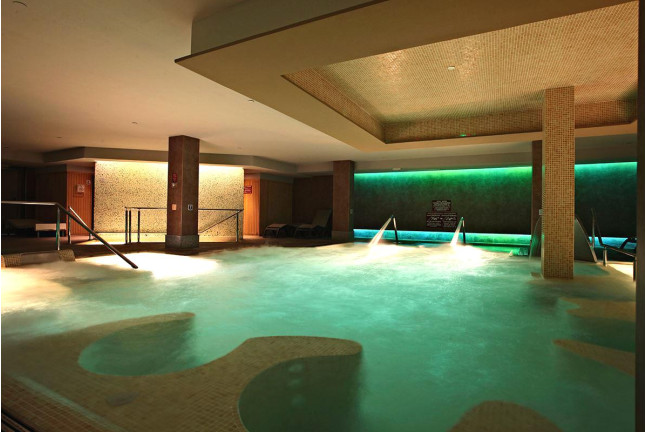 Masaje, Jacuzzi Privado y Circuito Spa para dos en Sandos Monaco Hotel & Spa 4* (Benidorm, Alicante)
