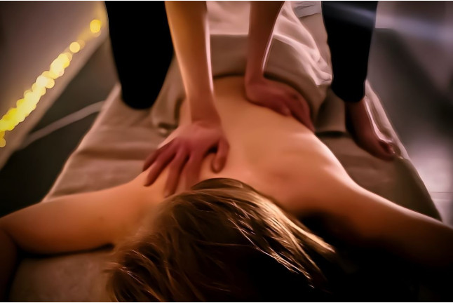 Masaje a Elegir: Javanés, Shiatsu, Deep Tissue Magnesio o Shiatsu Craneofacial en Jamu Rituals Spa & Massage (Barcelona)