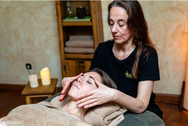 Masaje Relajante 50' en Esenzias Spa (Madrid)