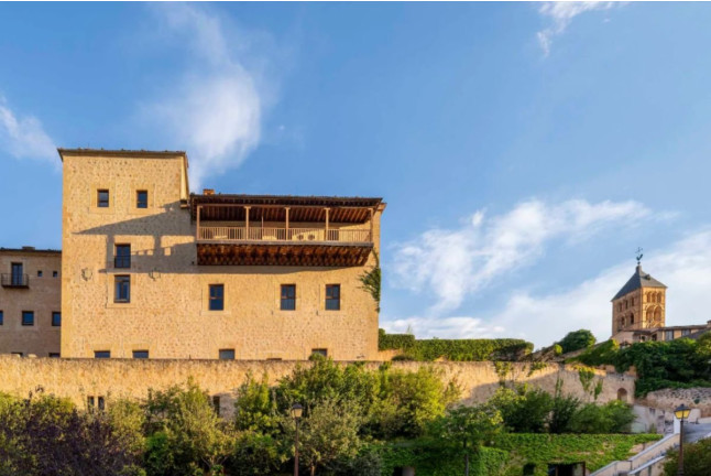 Circuito Spa y Masaje Relajante para dos en Spaxión del Hotel Áurea Convento Capuchinos 5* (Segovia)