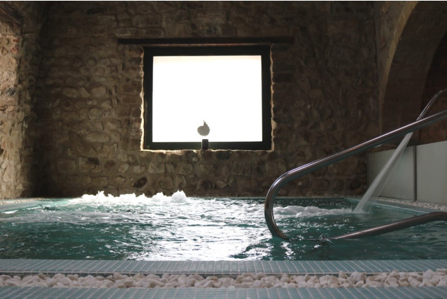 Relax & Health: Circuito de Aguas y Masaje para dos en Spa Masia Vallromanes (Vallromanes, Barcelona)