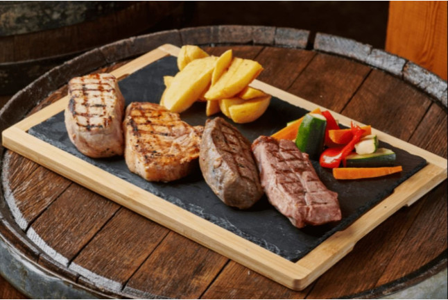 Menú para dos en el Restaurante Abrasador Asador San Isidro (Madrid)