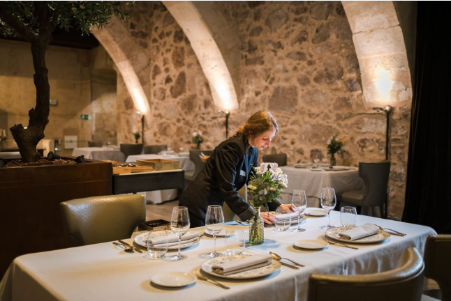 Menú Ejecutivo de 4 Platos en Hospes Palacio de San Esteban 5* (Salamanca)