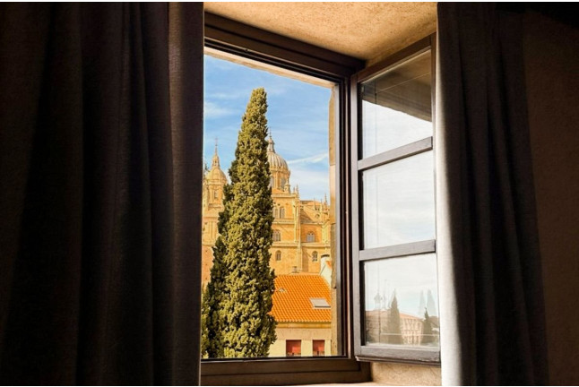 Menú Tradicional Salmantino con Vino en Hospes Palacio de San Esteban 5* (Salamanca)