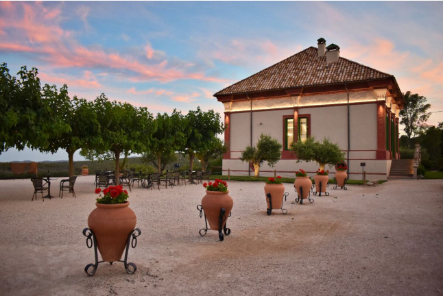 Escapada en Casa Gran 1771 - Boutique Winery Hotel 5* con Desayuno y Visita a Bodega (Alt Penedès, Barcelona)
