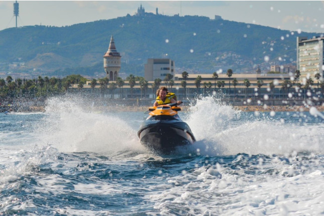 Ruta en Moto de Agua Biplaza desde el Port Fòrum (Barcelona)