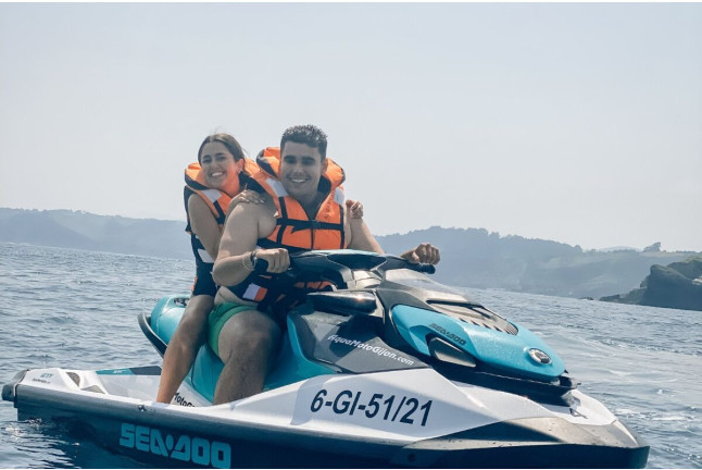 Moto de Agua con Fotos (Gijón, Asturias)
