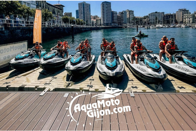 Moto de Agua con Fotos (Gijón, Asturias)