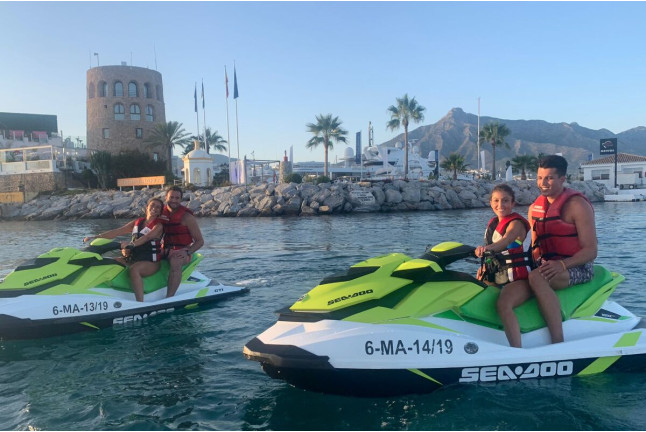 Excursión guiada 1 hora en moto de agua biplaza (Marbella, Málaga)