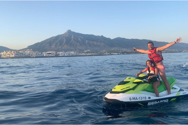 Excursión guiada 1 hora en moto de agua biplaza (Marbella, Málaga)