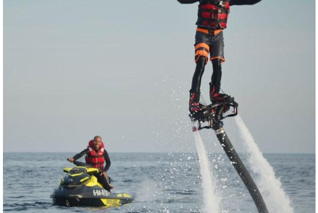 Moto de Agua y Vuelo Flyboard (Barcelona)