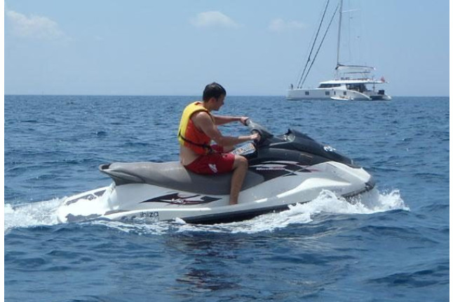Tour en Moto de Agua Biplaza (Playa de Talamanca, Ibiza)