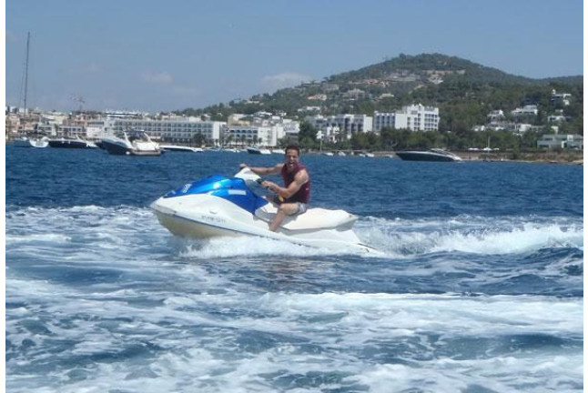Moto de Agua y Flyboard (Playa de Talamanca, Ibiza)