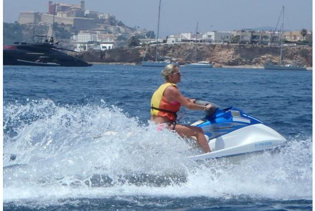 Moto de Agua y Flyboard (Playa de Talamanca, Ibiza)
