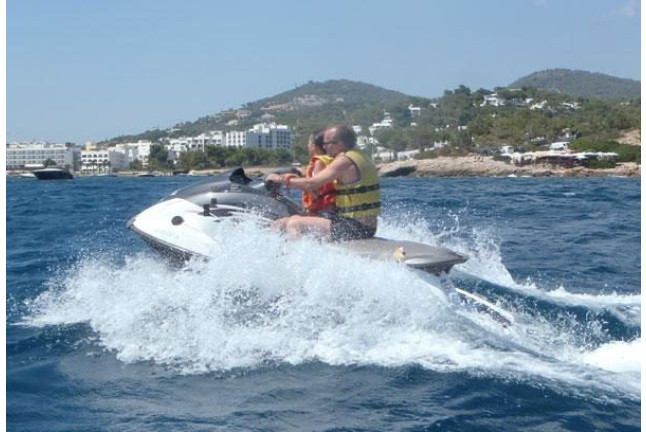 Moto de Agua y Flyboard (Playa de Talamanca, Ibiza)