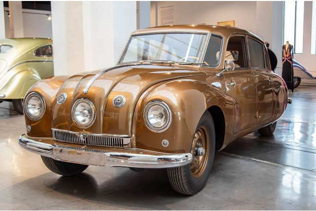 Entrada al Museo del Automóvil y la Moda de Málaga (Málaga)