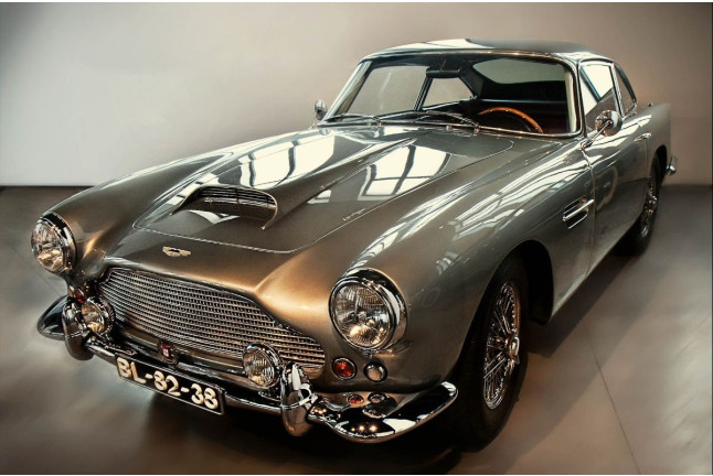 Entrada al Museo del Automóvil y la Moda de Málaga (Málaga)
