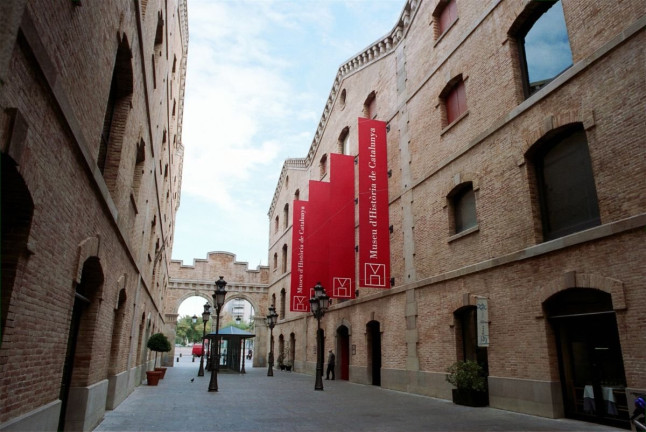 Entrada al Museu d'Història de Catalunya (Barcelona)