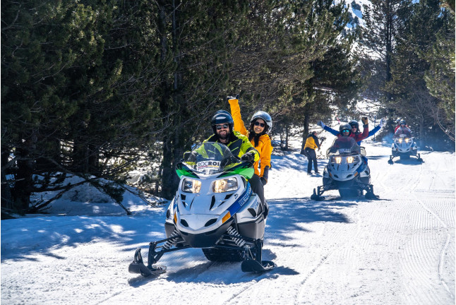 OFERTA: Mushing y Moto de Nieve con Seguro para dos en Grandvalira (Andorra)